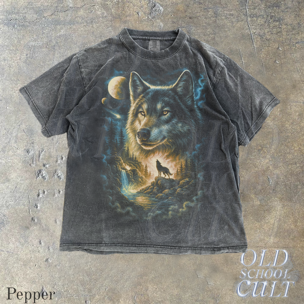 Wolf Vintage 90s Mystical Style Nature Graphic T-Shirt
