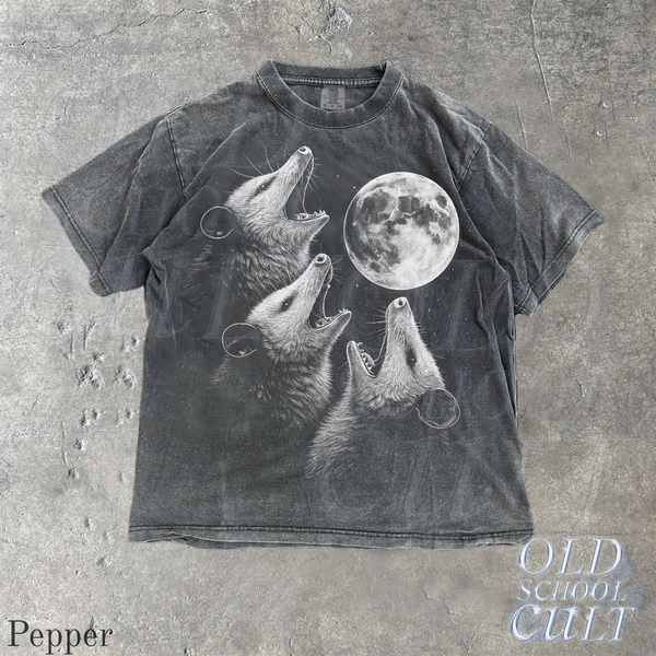 Three Possum Howling To Moon Vintage 90s Style Funny Graphic T-Shirt