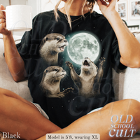 Otter Howling to Moon Vintage 90s Style Graphic T-Shirt