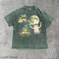 Frog Howling To Moon Vintage 90s Style Graphic T-Shirt